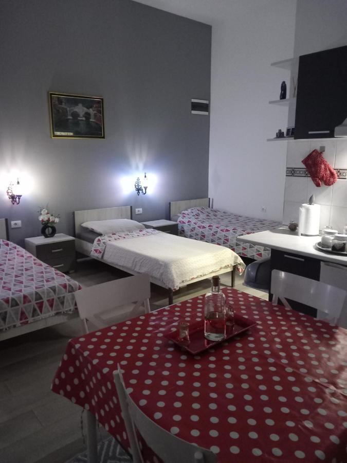 Apartman Stari Most - Old Bridge Bečej Exteriör bild
